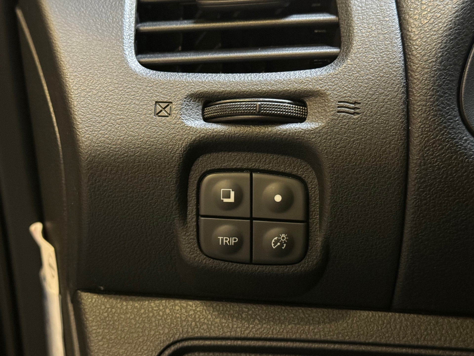 37006800-29.jpg